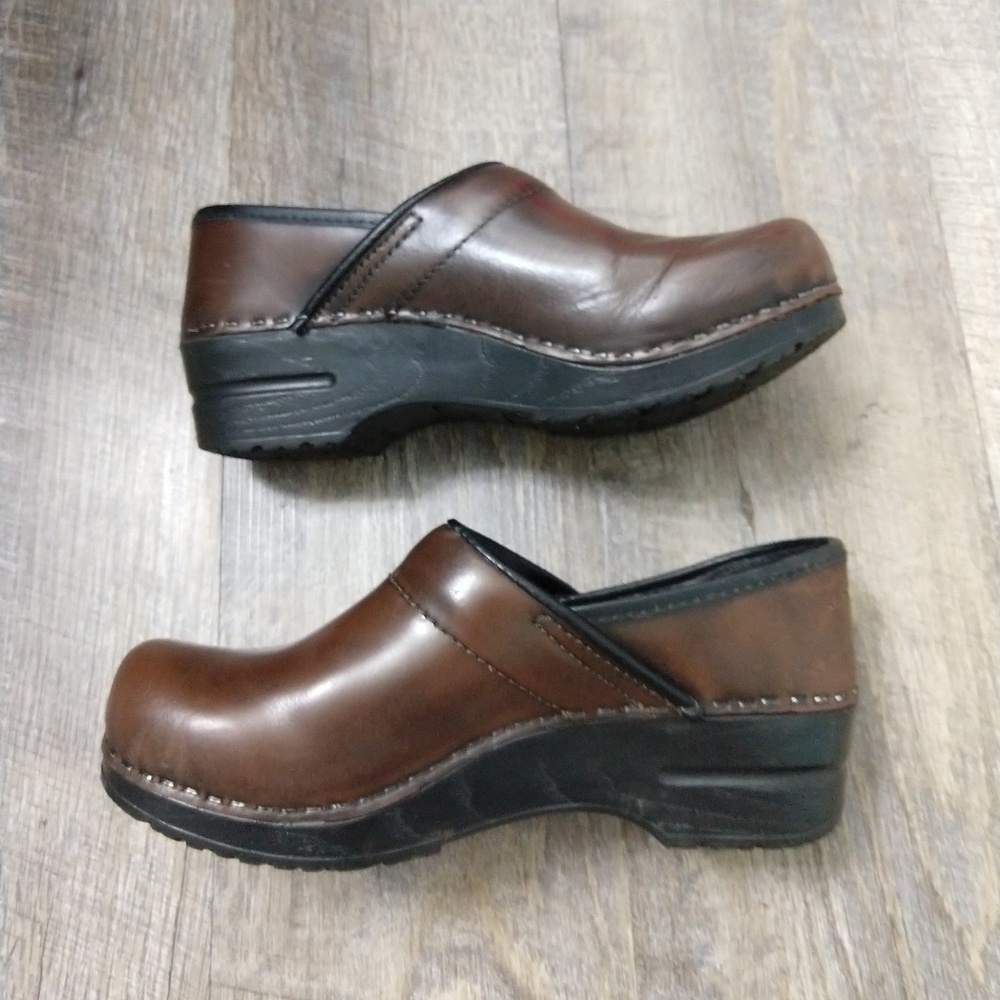 Sanita clogs